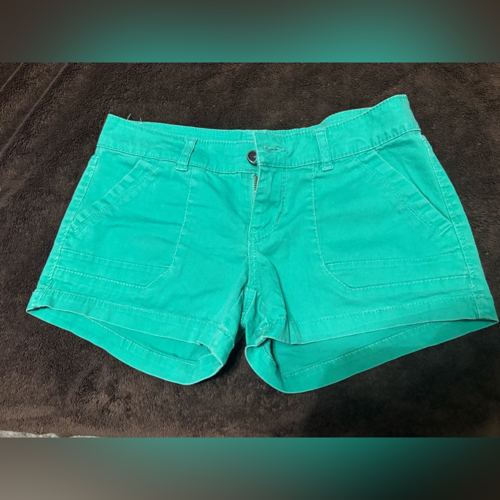 green shorts *BOGO